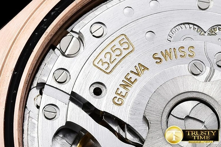 0306 RDD0208A – DayDate 40mm FlexibleFit 680